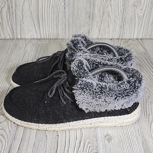 Hey Dude Britt Black Faux Fur Cuff Shoes Ankle Boots Womens Size 9 - Picture 4 of 11